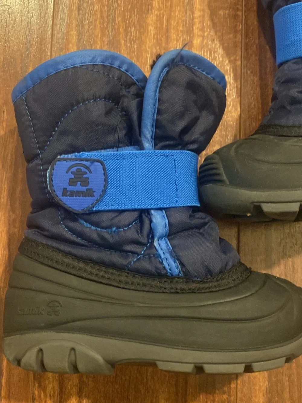 Kamik Kids Blue and Black Insulated Snow Boots with Velcro Strap sz 7